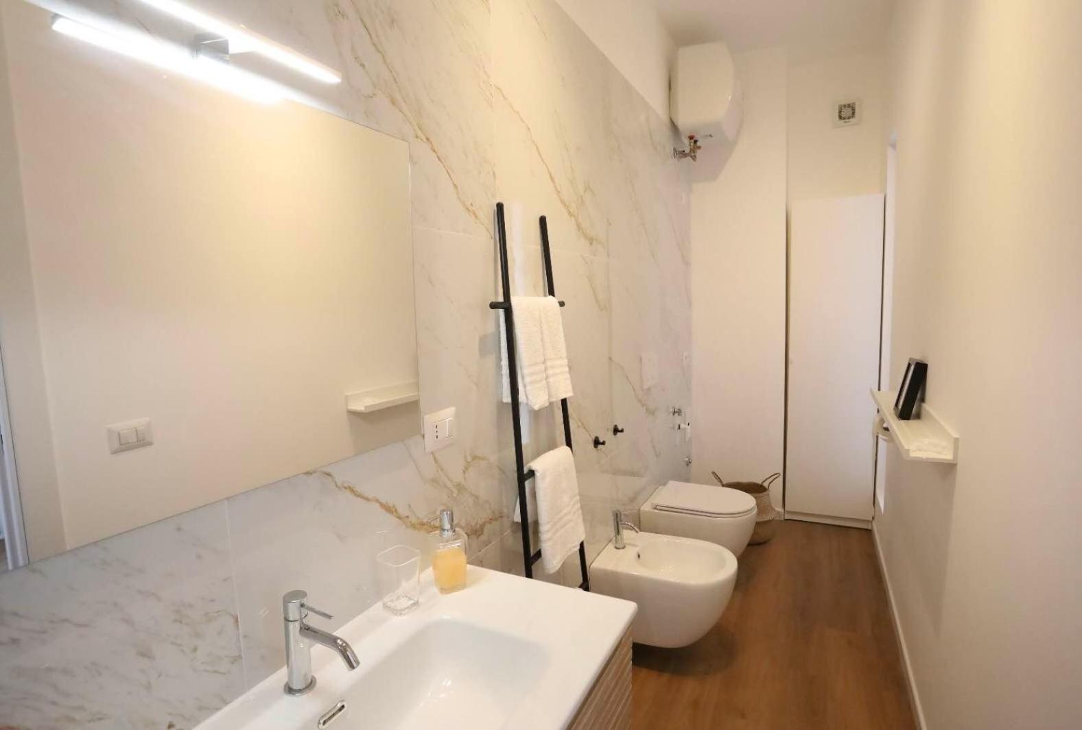 Ferienwohnung Lapigna Valenzano Exterior foto